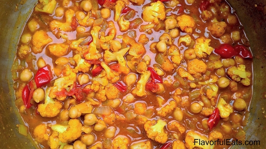 Chickpea & Cauliflower Curry