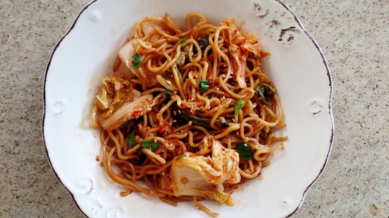 Spicy Kimchi Garlic Noodles