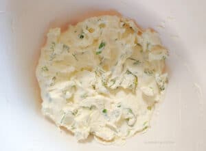 Garlic & Scallion Cream Cheese Spread all mixed together in a bowl.