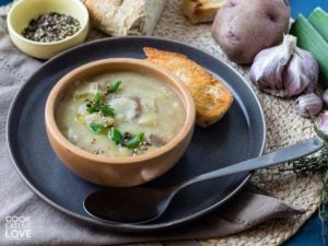 Easy Slow Cooker Potato Leek Soup