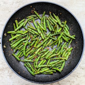 Garlic Sesame Green Beans in a skillet
