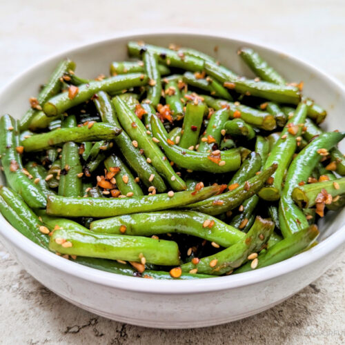 Garlic Sesame Green Beans in a white bowl