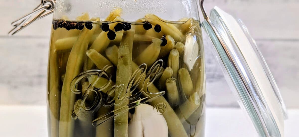 Horseradish Pickled Green Beans