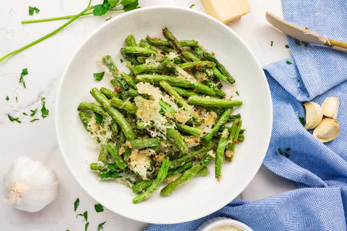Garlic Parmesan Roasted Green Beans plated.