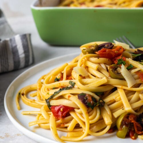 Roasted Tomato Mediterranean Pasta plated.